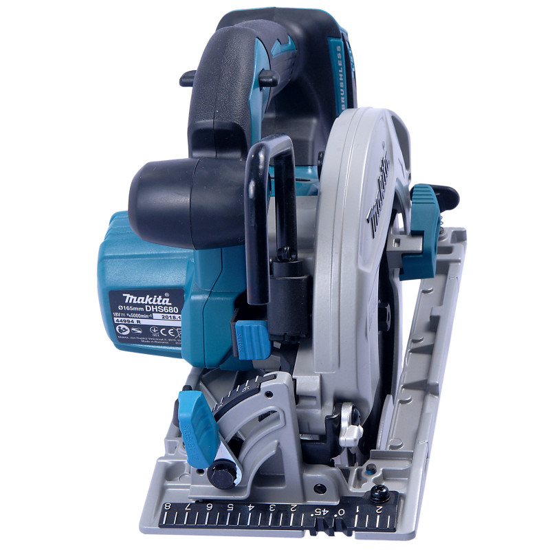 Циркулярная пила  без акум. (Совместим Li-Ion 18V) DHS680Z Makita